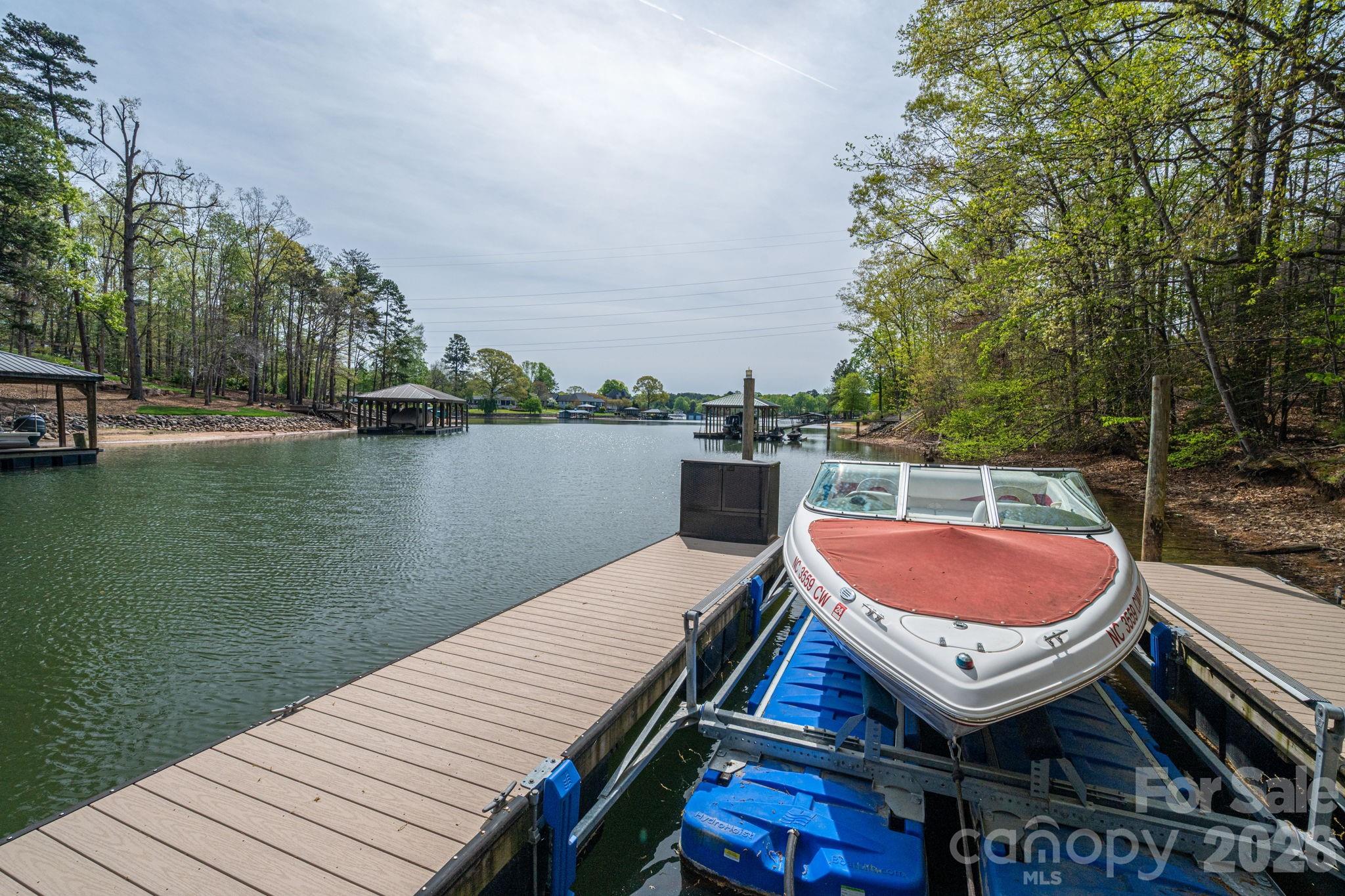 Twinn Coves on Morrison - Residential