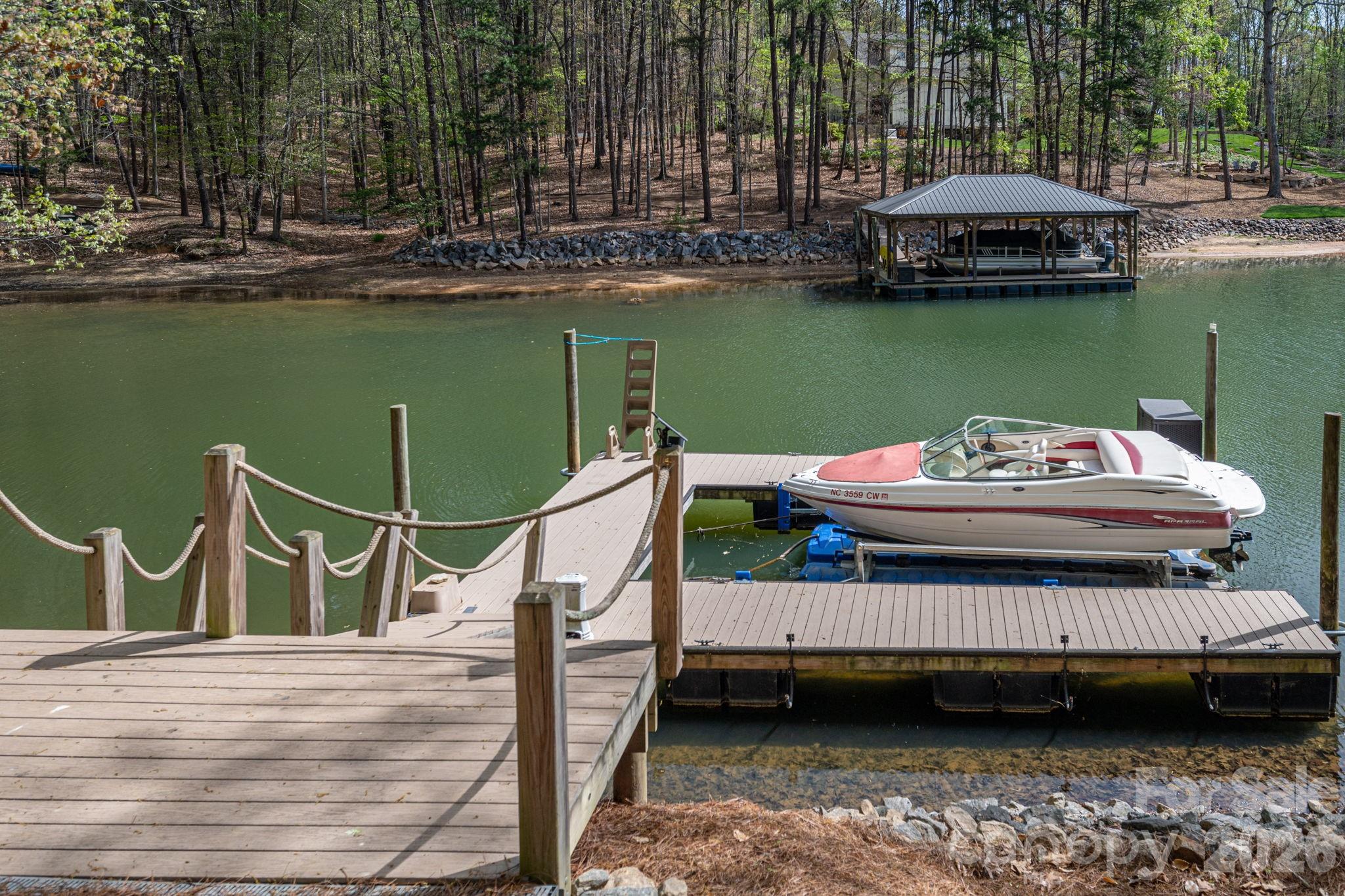 Twinn Coves on Morrison - Residential