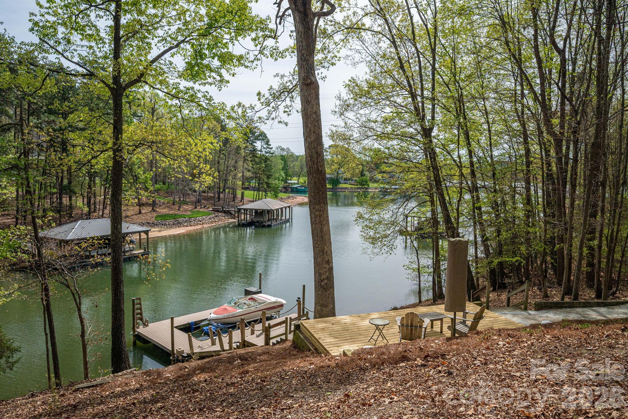 Twinn Coves on Morrison - Residential