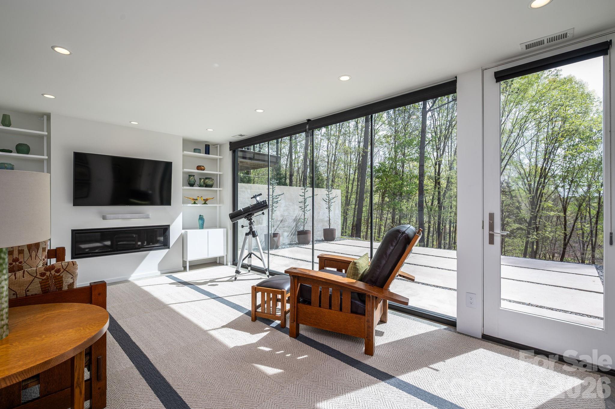 Twinn Coves on Morrison - Residential