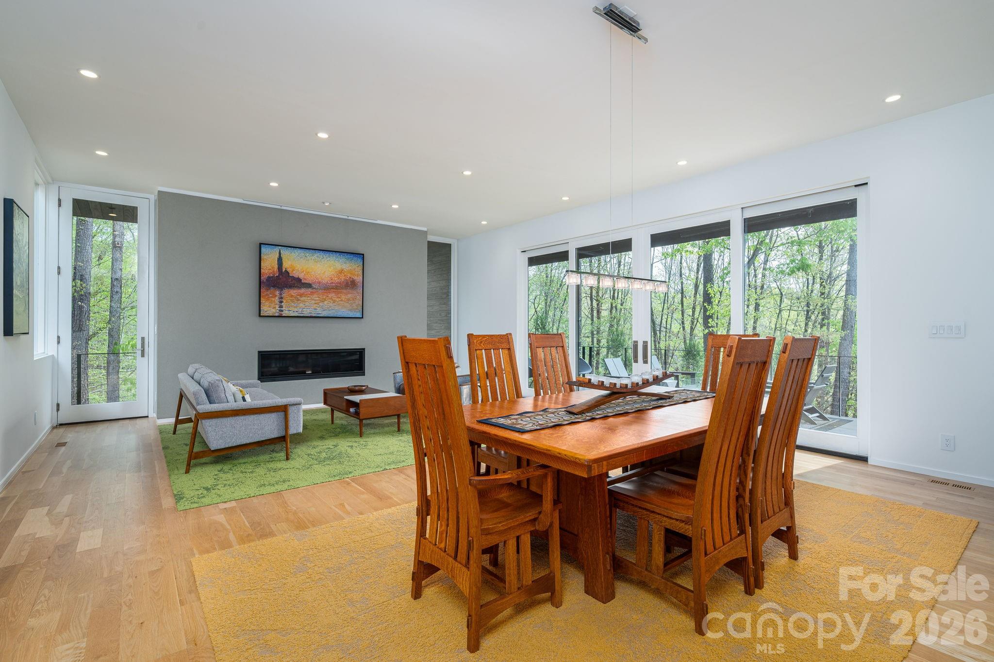 Twinn Coves on Morrison - Residential