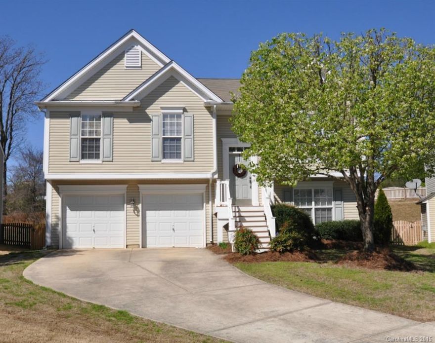 Light & Bright Open Floor Plan w/Vaulted Ceilings in GR, DR & Kitchen. Beautiful SS Appls, Convection Oven w/Warming Drawer, Built-in Micro, Laminate HW Floors, MBR has Cathedral Ceiling, Walk-in Closet & Garden Tub. Two Gas Fireplaces, Extended Patio Overlooks One of the Largest Lots in the Neighborhood, New Carpet, Fresh Paint, Neutral Decor, Note: 4th BR has a Closet Just Outside the Door or Make it an Office! Great Schools & Close to Stonecrest, Blakeney, Ballantyne, Restaurants, & I-485!