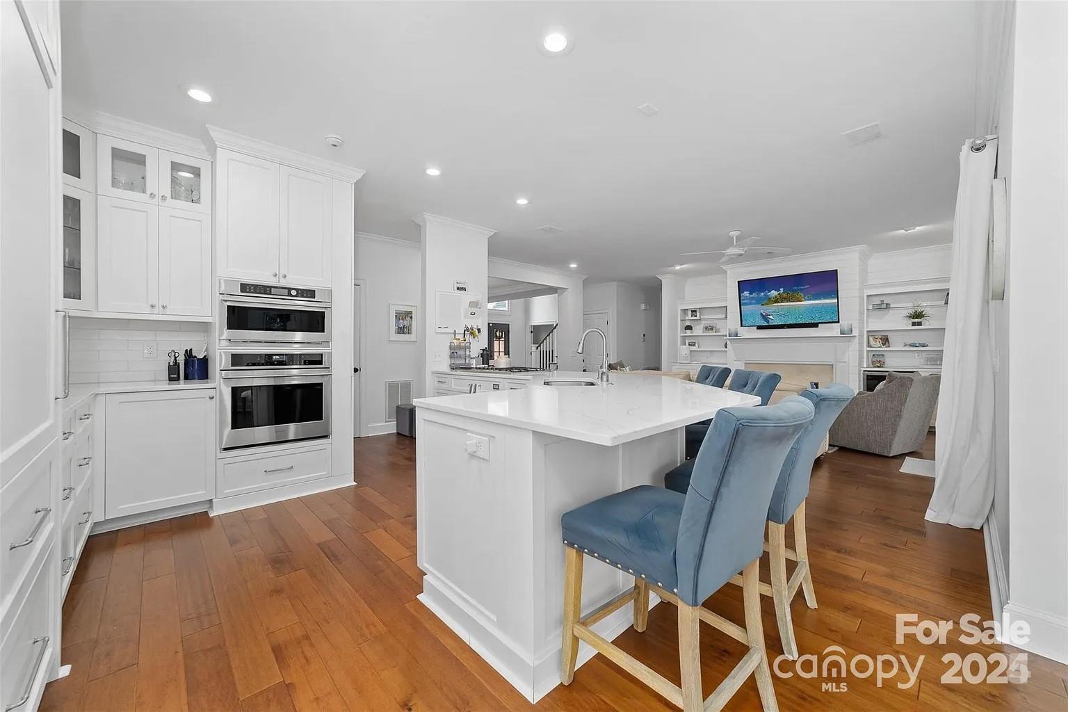 The Peninsula - Residential