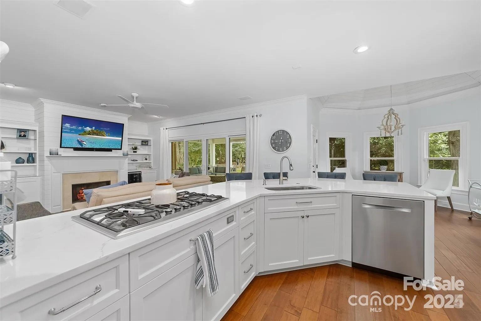 The Peninsula - Residential