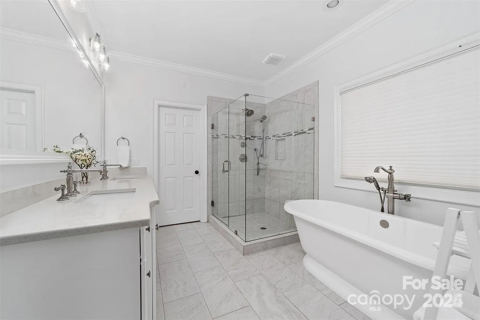 The Peninsula - Residential