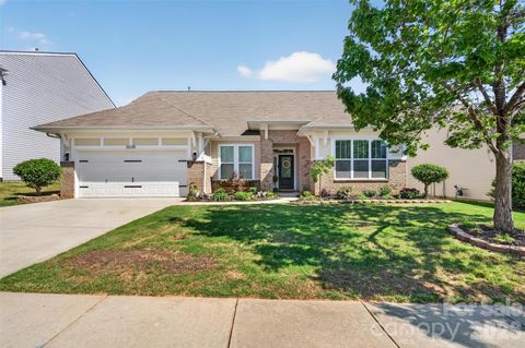 Photo of 6038 Durango Way, Denver, NC 28037 (MLS # 4370348)