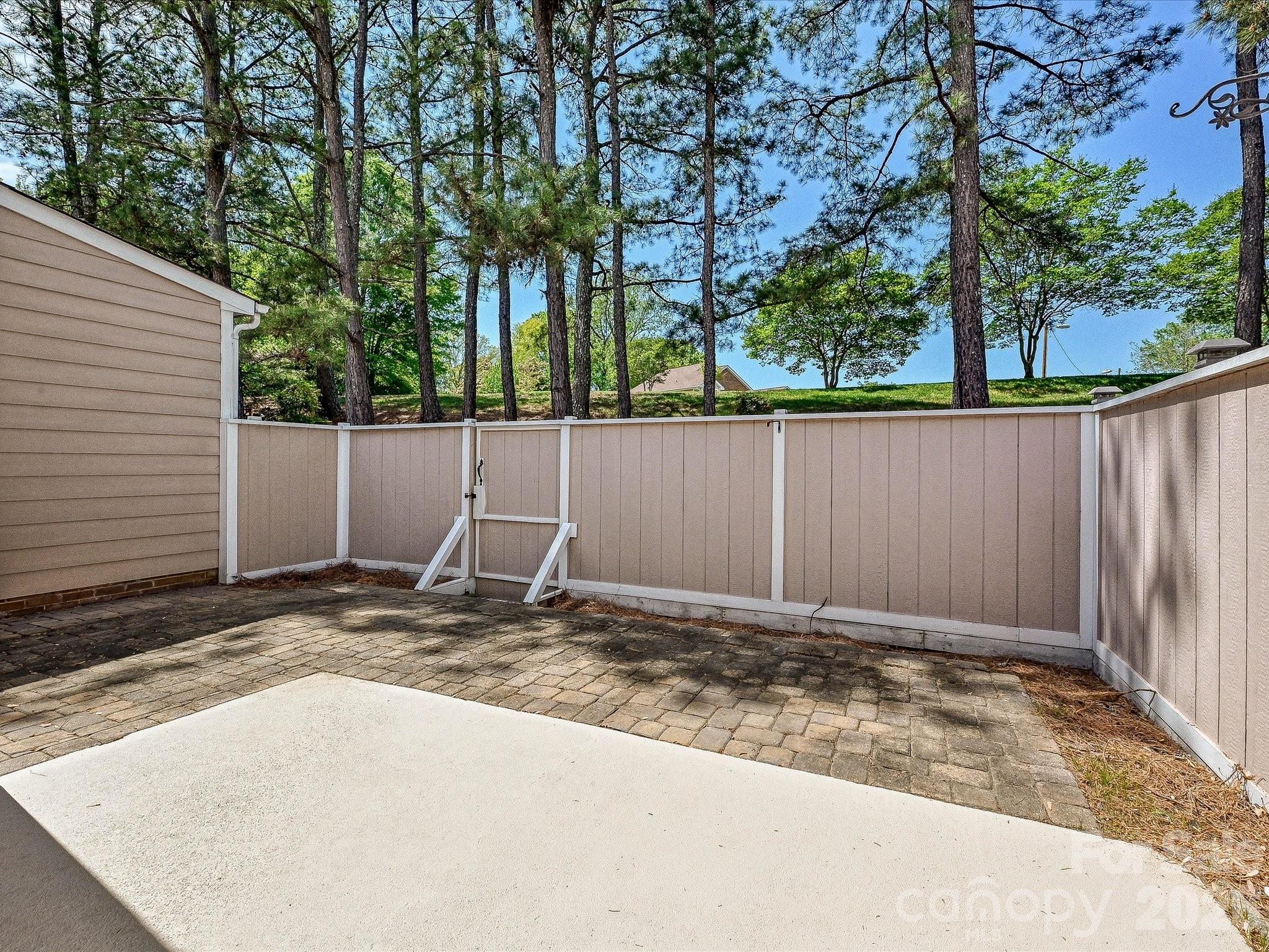 Renaissance on Carmel II - Residential