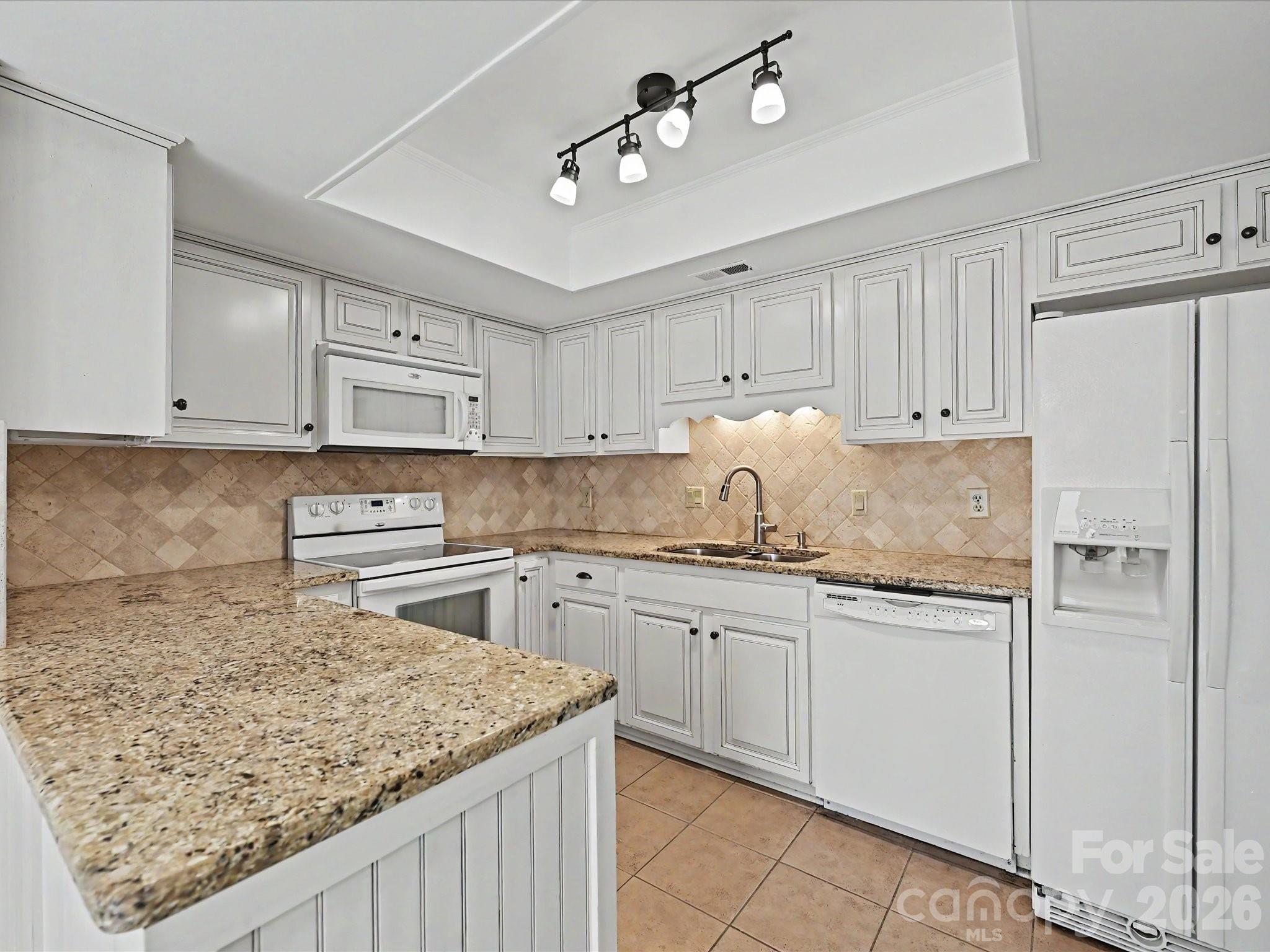 Renaissance on Carmel II - Residential