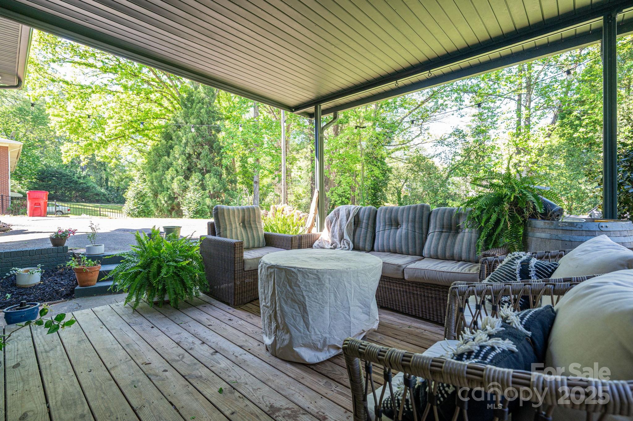 Davidson, North Carolina 28036, United States, 5 Bedrooms Bedrooms, ,3 BathroomsBathrooms,Residential,Active,112423