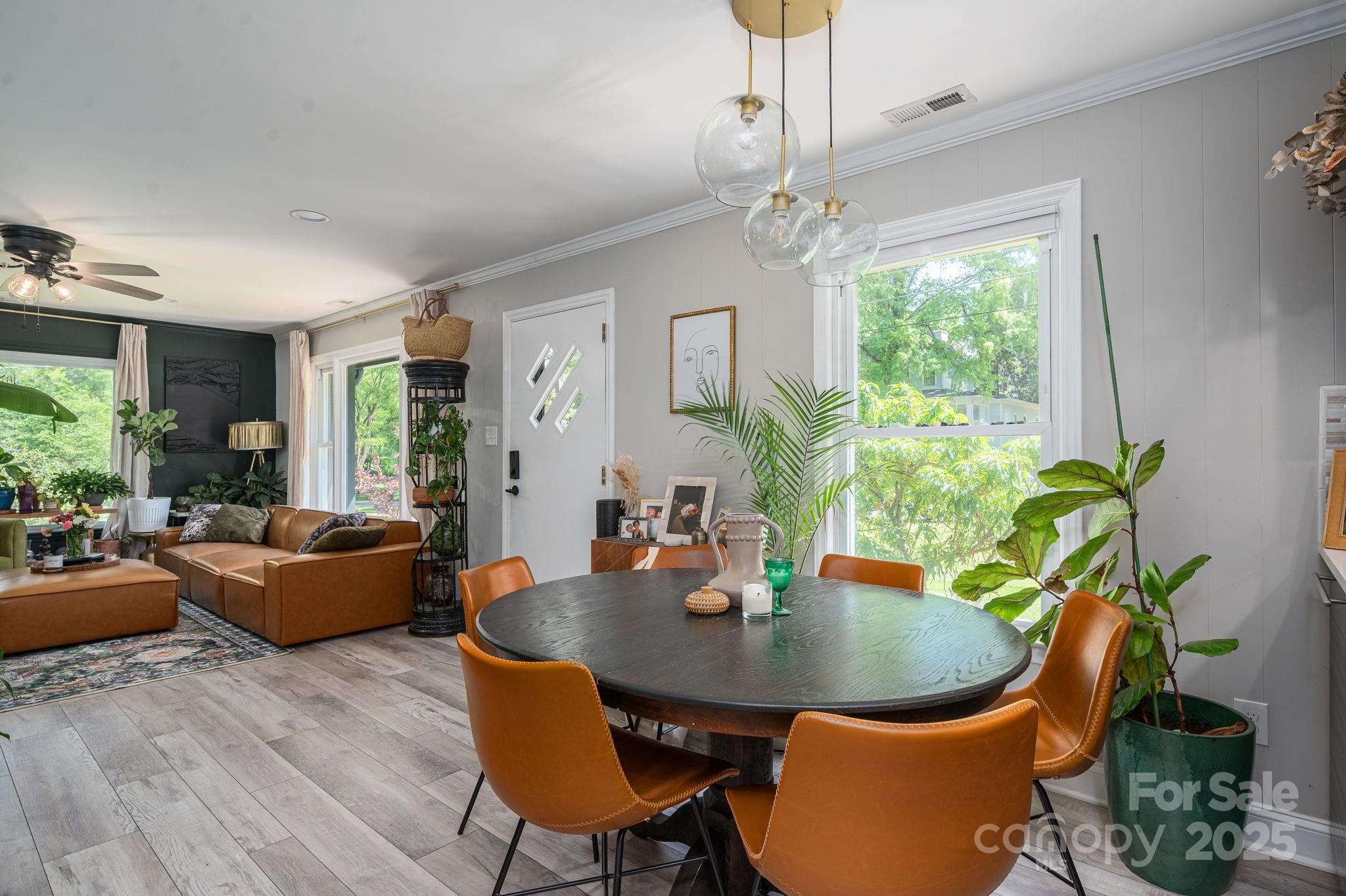 Davidson, North Carolina 28036, United States, 5 Bedrooms Bedrooms, ,3 BathroomsBathrooms,Residential,Active,112423