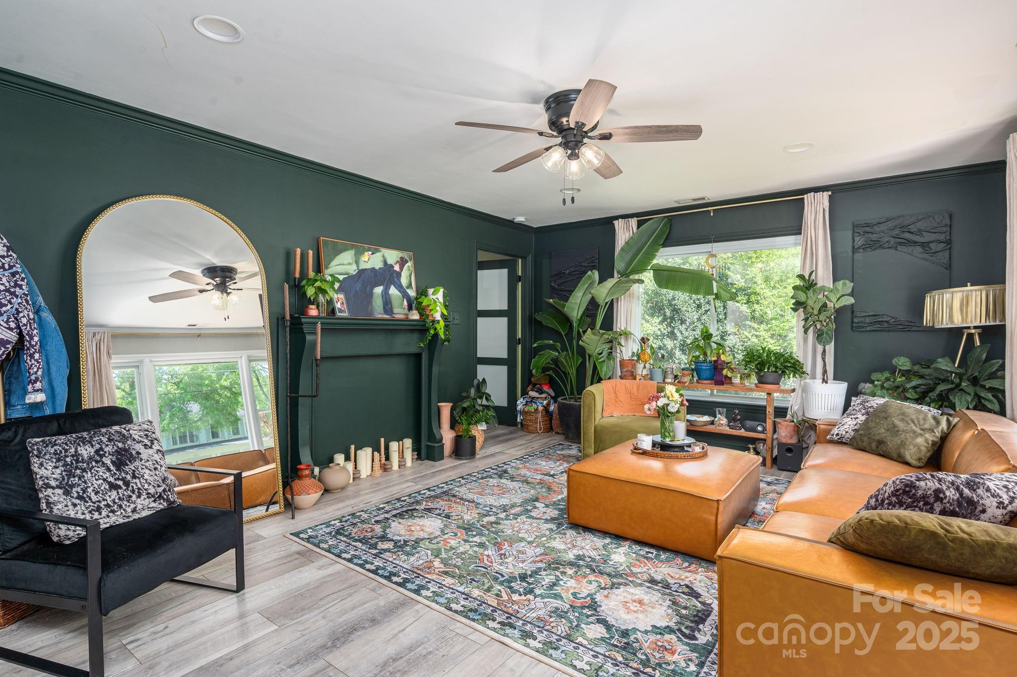 Davidson, North Carolina 28036, United States, 5 Bedrooms Bedrooms, ,3 BathroomsBathrooms,Residential,Active,112423