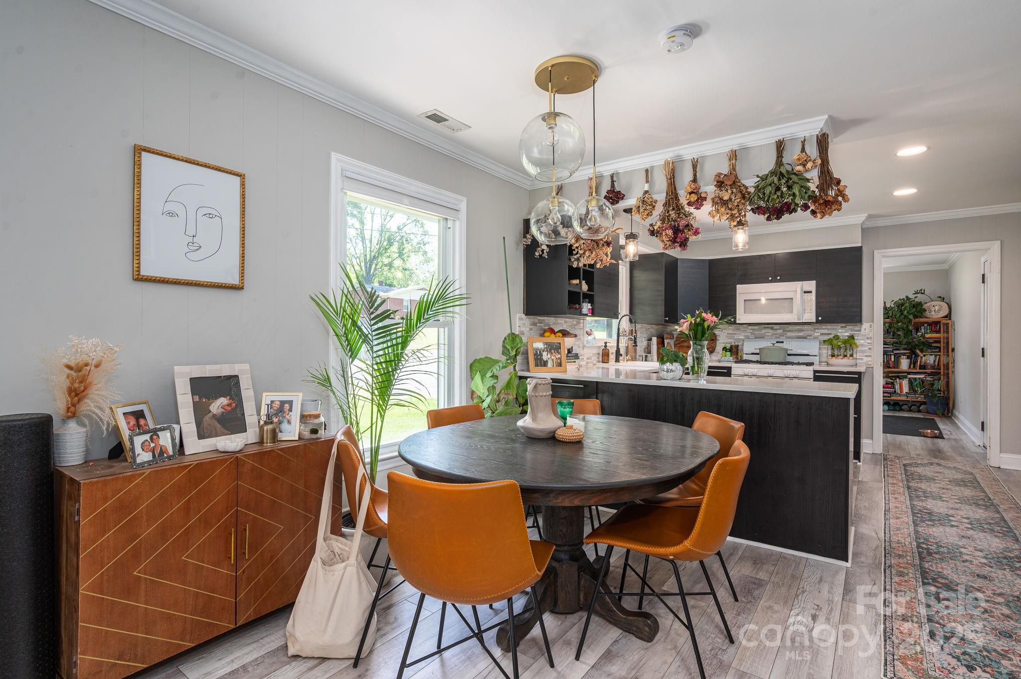 Davidson, North Carolina 28036, United States, 5 Bedrooms Bedrooms, ,3 BathroomsBathrooms,Residential,Active,112423