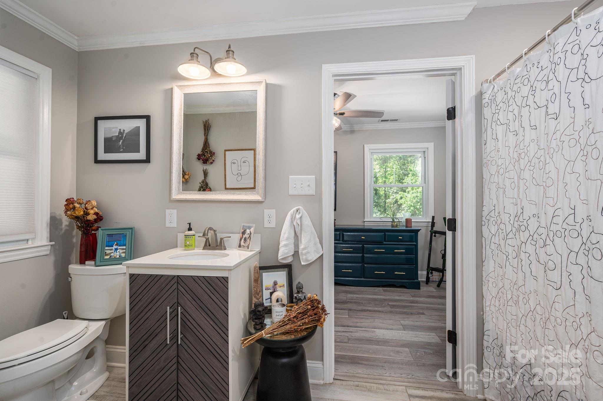 Davidson, North Carolina 28036, United States, 5 Bedrooms Bedrooms, ,3 BathroomsBathrooms,Residential,Active,112423