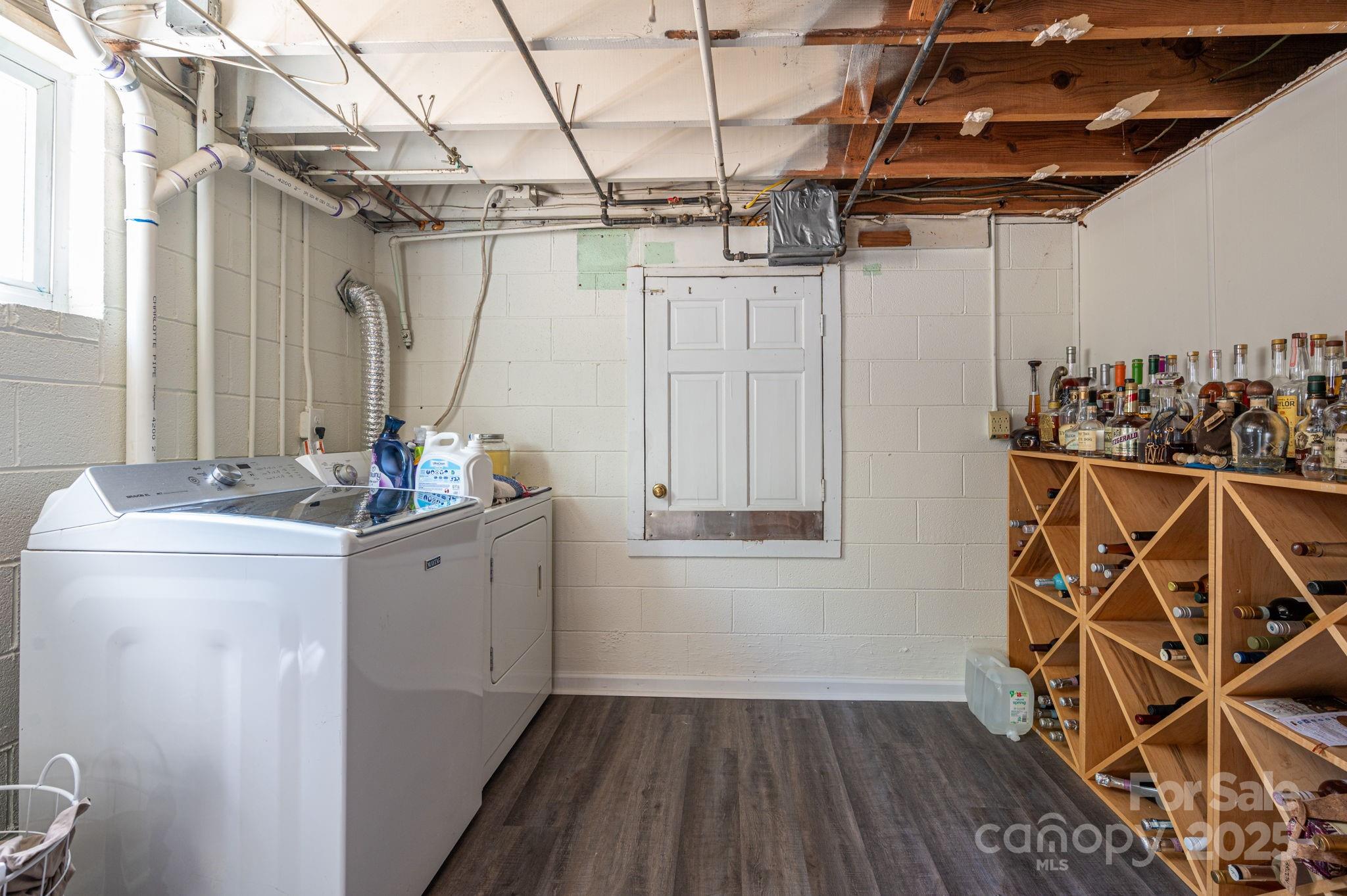 Davidson, North Carolina 28036, United States, 5 Bedrooms Bedrooms, ,3 BathroomsBathrooms,Residential,Active,112423