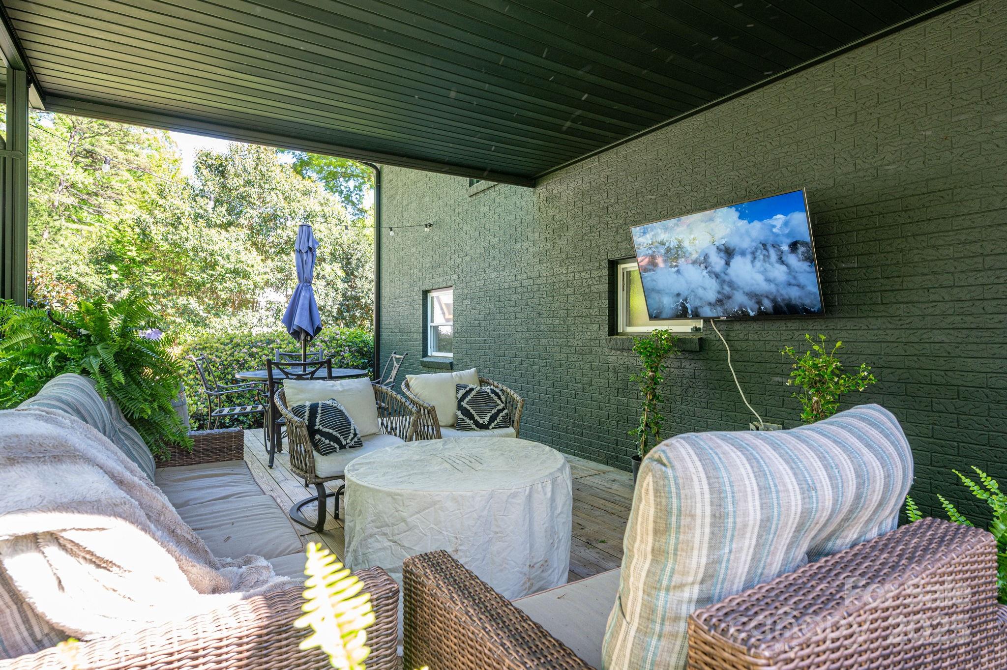 Davidson, North Carolina 28036, United States, 5 Bedrooms Bedrooms, ,3 BathroomsBathrooms,Residential,Active,112423