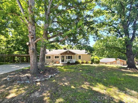 Photo of 29386 Nelson Mountain Road, Albemarle, NC 28001 (MLS # 4369347)