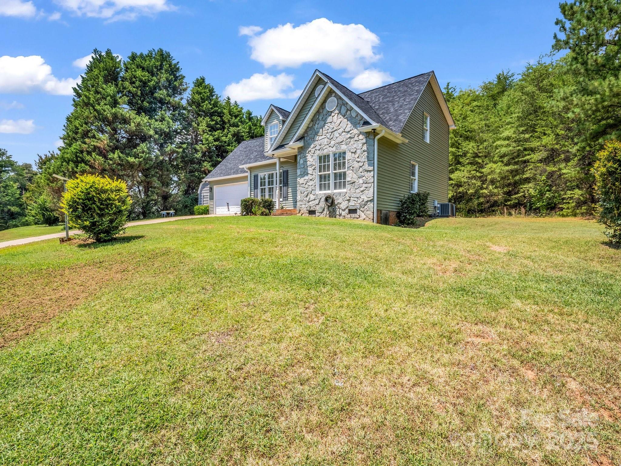 189 Meadow Crossing Drive