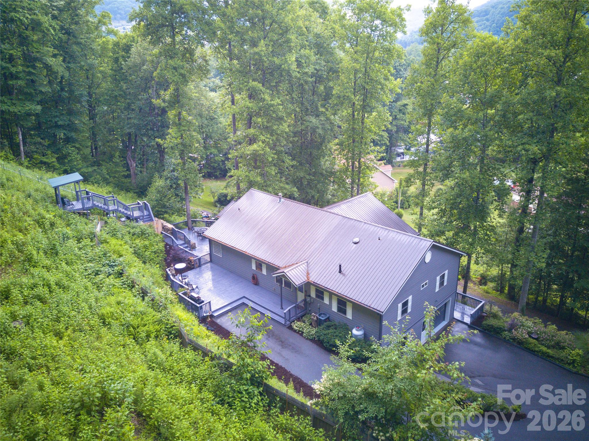 7 Higel Lane