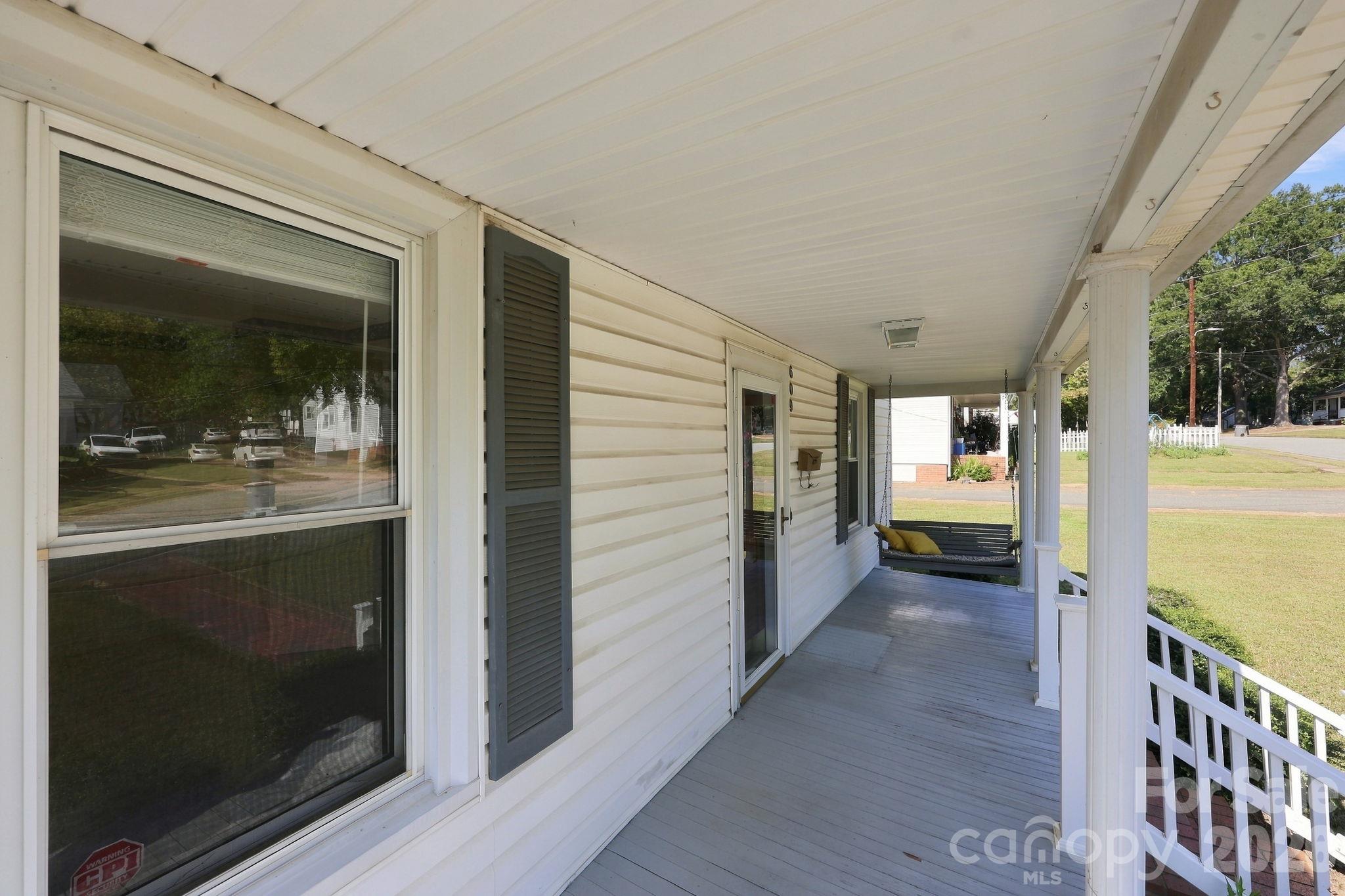 609 Poplar Avenue