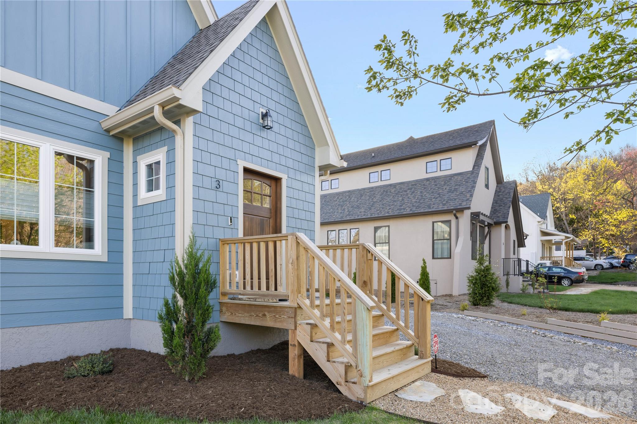 3 Mountain View Avenue