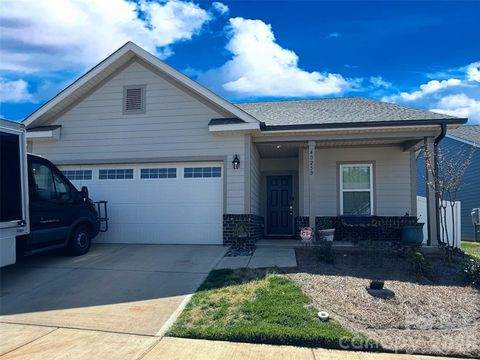 Photo of 40250 Crooked Stick Drive, Lancaster, SC 29720 (MLS # 4371206)