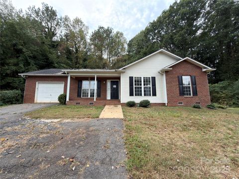 Photo of 1862 Green Leaf Court, Conover, NC 28613 (MLS # 4306941)