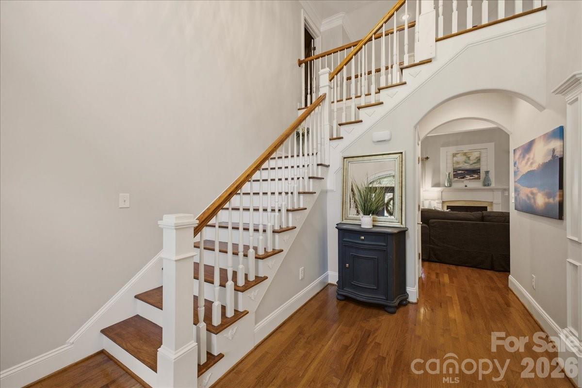 201 Commodore Court