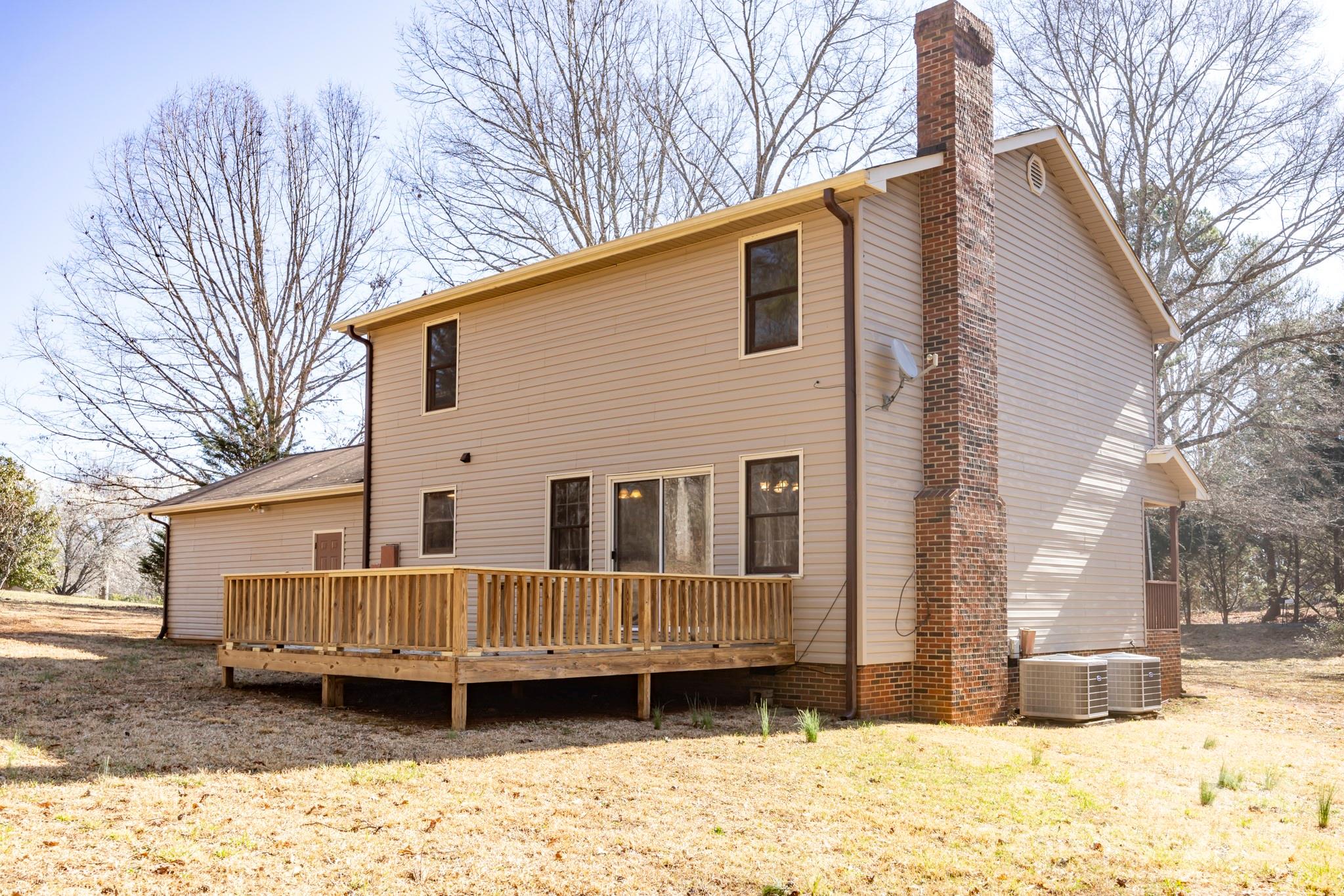395 Thompson Road