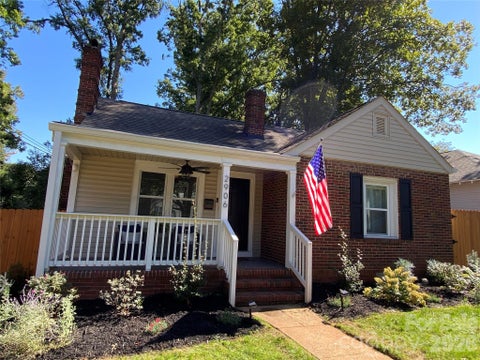 Photo of 2906 Rush Avenue, Charlotte, NC 28208 (MLS # 4435558)