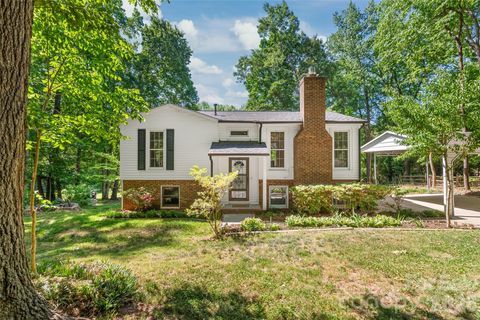 Photo of 3129 Winding Trail, Matthews, NC 28105 (MLS # 4371968)
