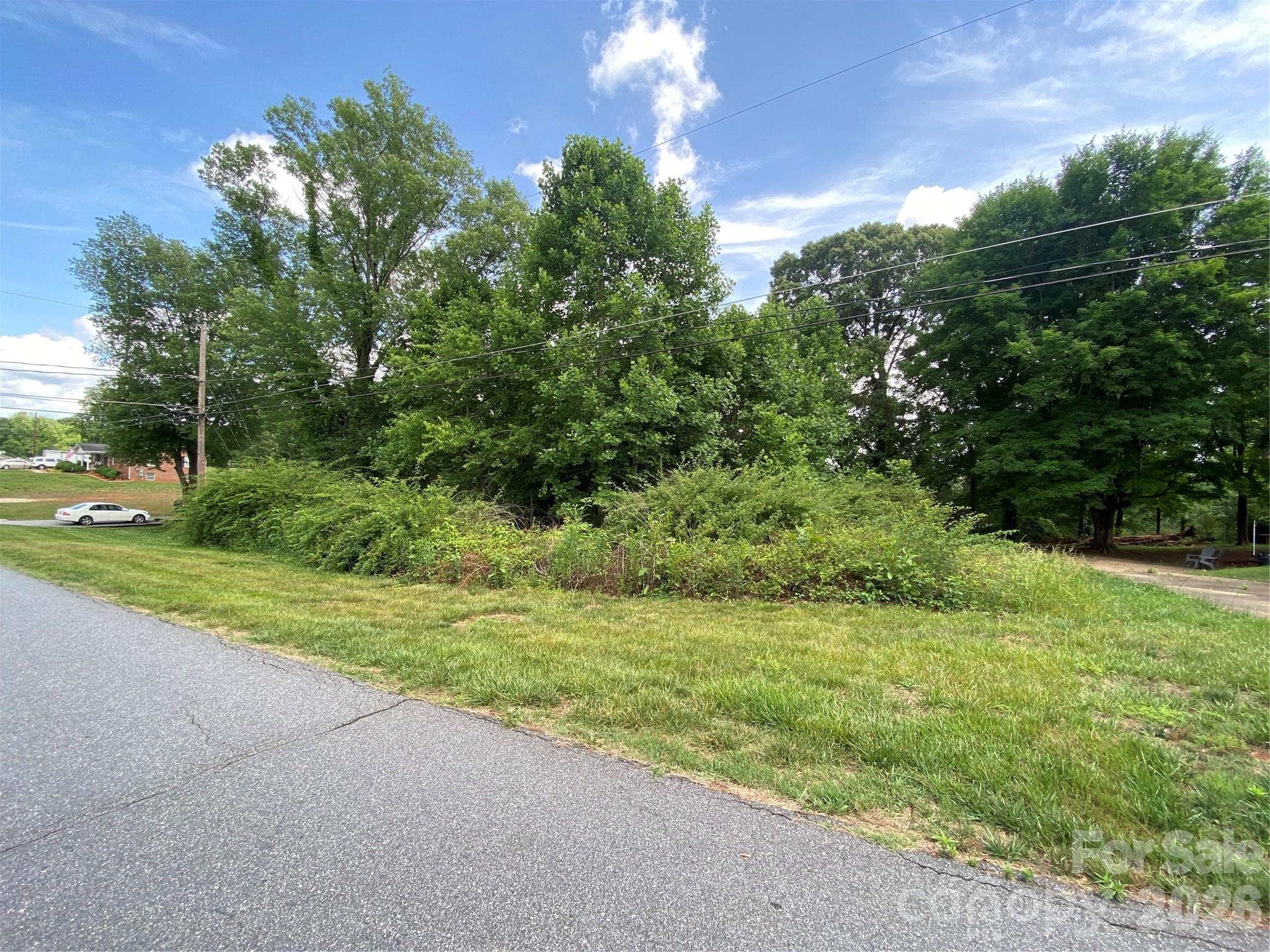COLONIAL HEIGHTS - Land