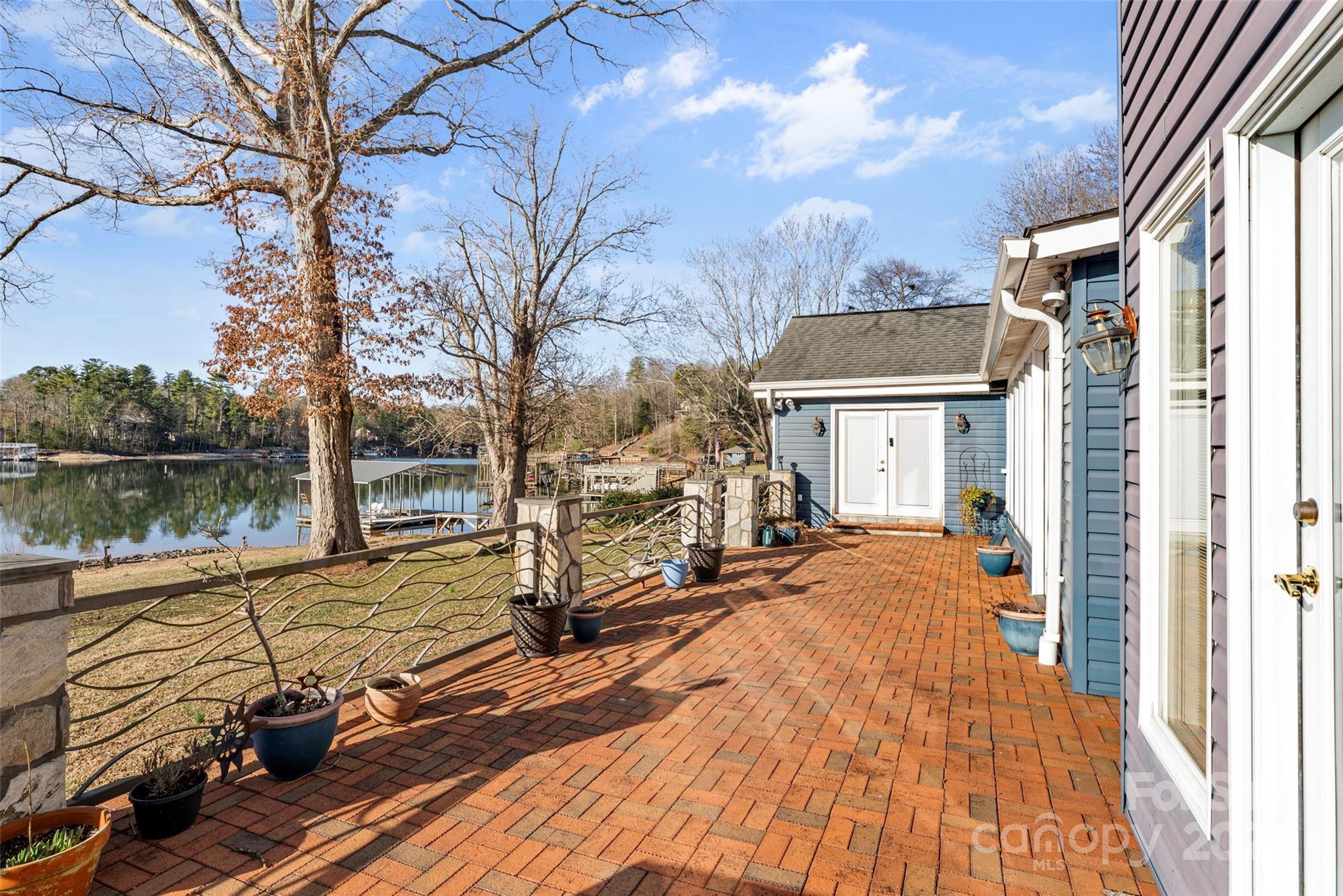 Holiday shores - Residential