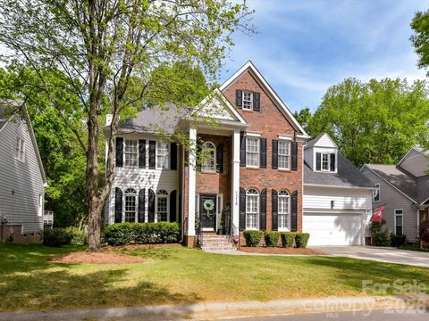 Photo of 7219 Fortrose Lane, Charlotte, NC 28277 (MLS # 4370927)