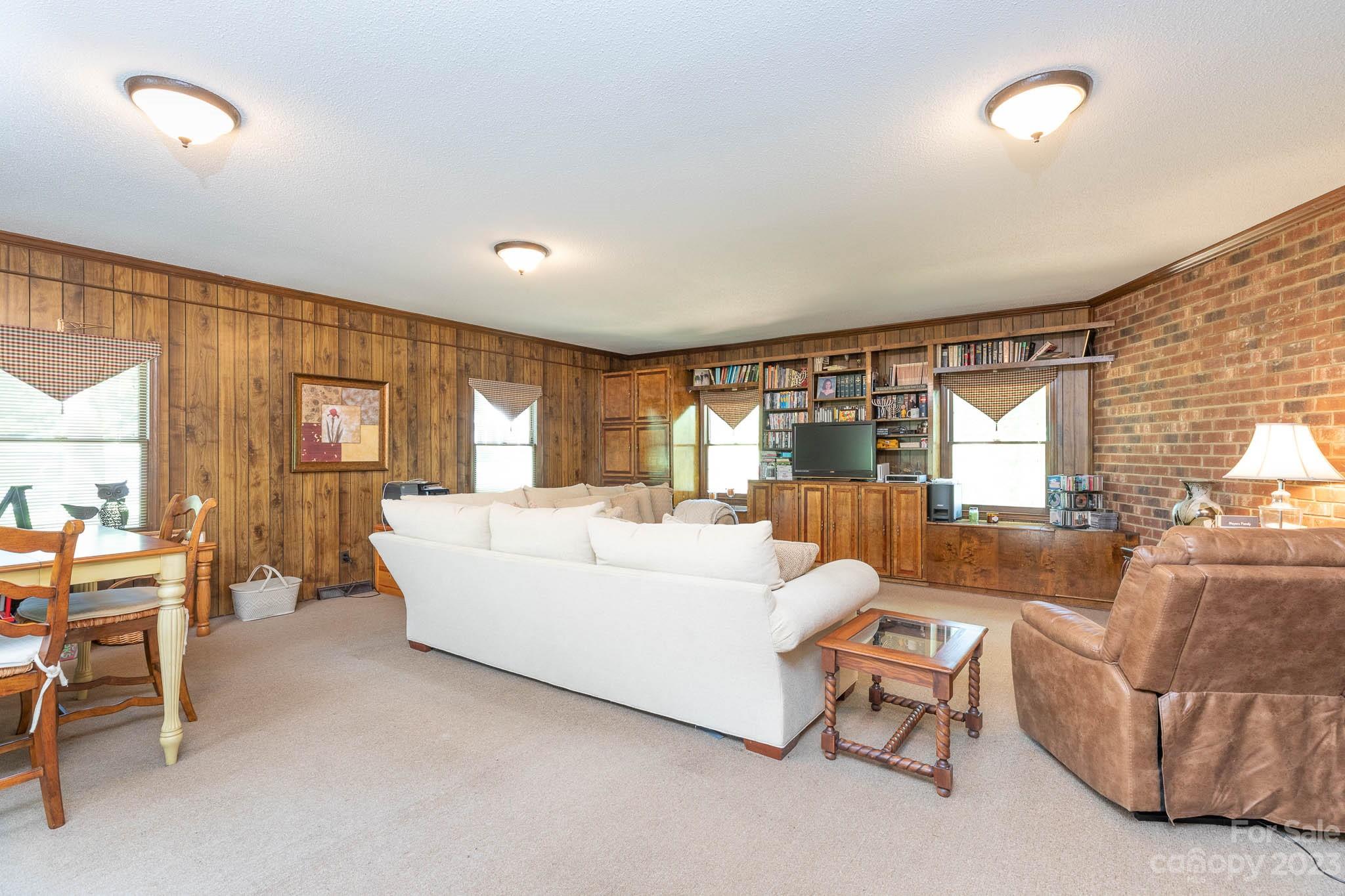 Poplar Forest - Residential