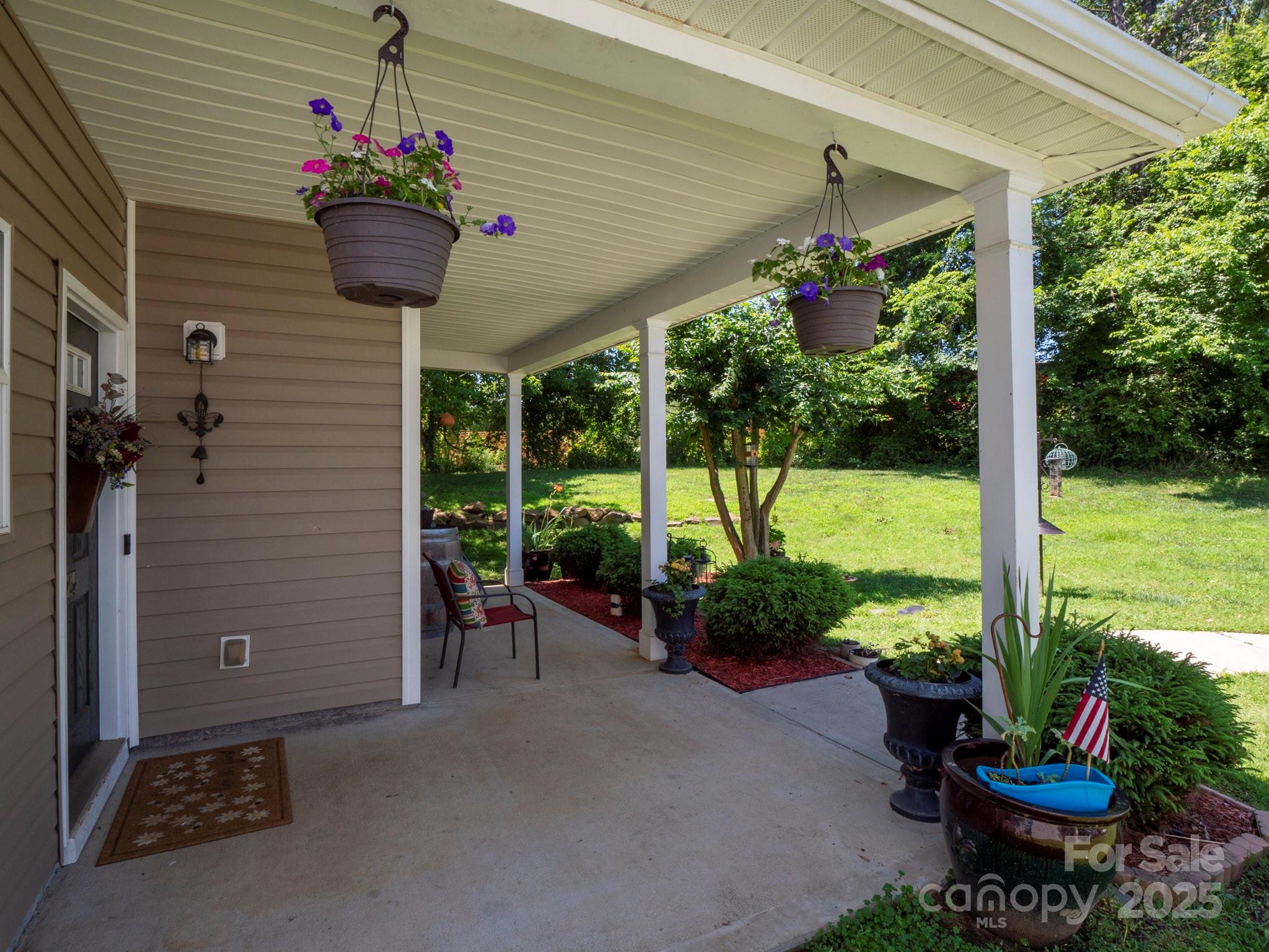 725 Chelton Lane