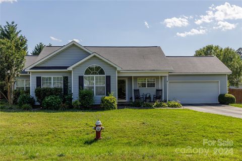 Single Family Residence in Matthews NC 608 Pepper Ann Lane.jpg