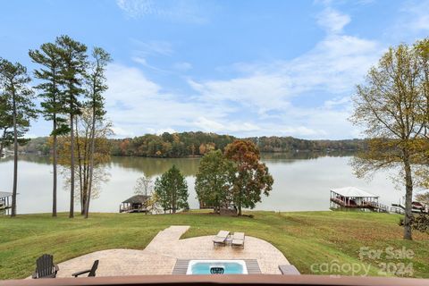 A home in Hickory