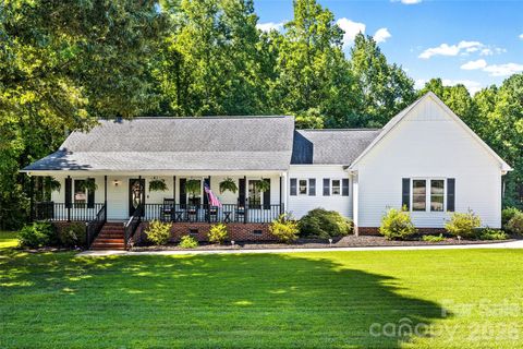 Photo of 143 Old Limestone Road E, York, SC 29745 (MLS # 4406256)