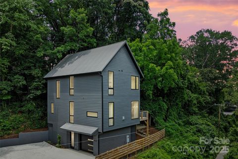 Photo of 43 Waynesville Avenue, Asheville, NC 28806 (MLS # 4283034)