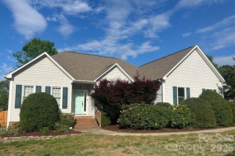 Photo of 12500 Willow Grove Way, Huntersville, NC 28078 (MLS # 4371049)