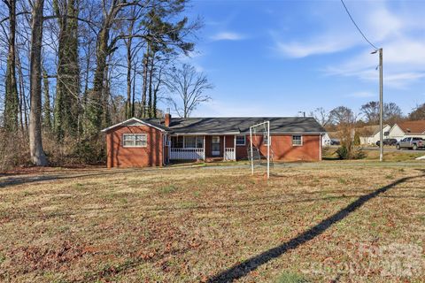 Photo of 800 Old Little Rock Road, Charlotte, NC 28214 (MLS # 4338069)
