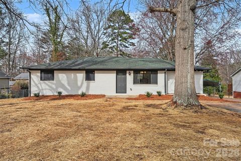 Photo of 728 Pleasant Avenue, Kannapolis, NC 28081 (MLS # 4352059)