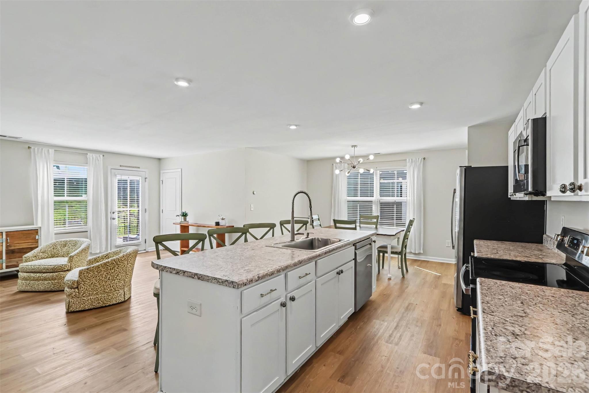 4112 Bowline Drive