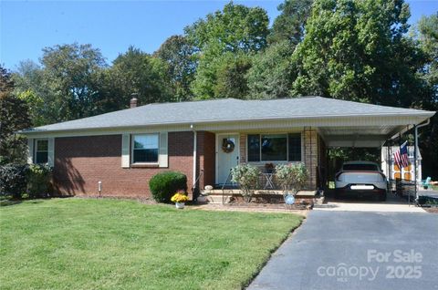 Photo of 2841 20th Street NE, Hickory, NC 28601 (MLS # 4311473)