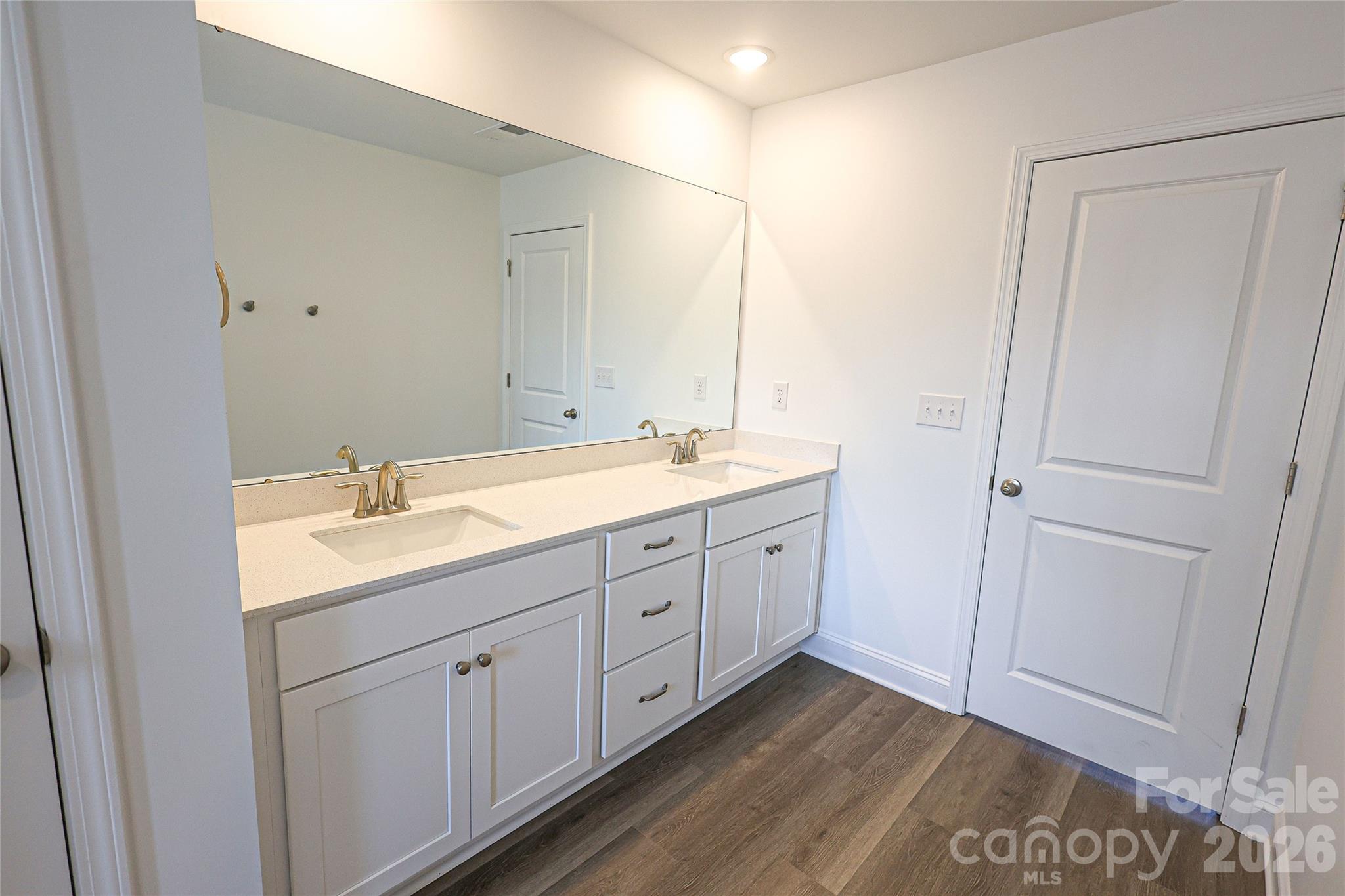 Rivercross - Residential