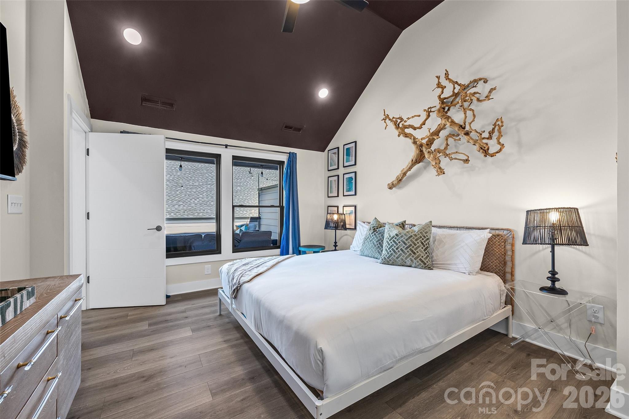 Bronson Square - Residential