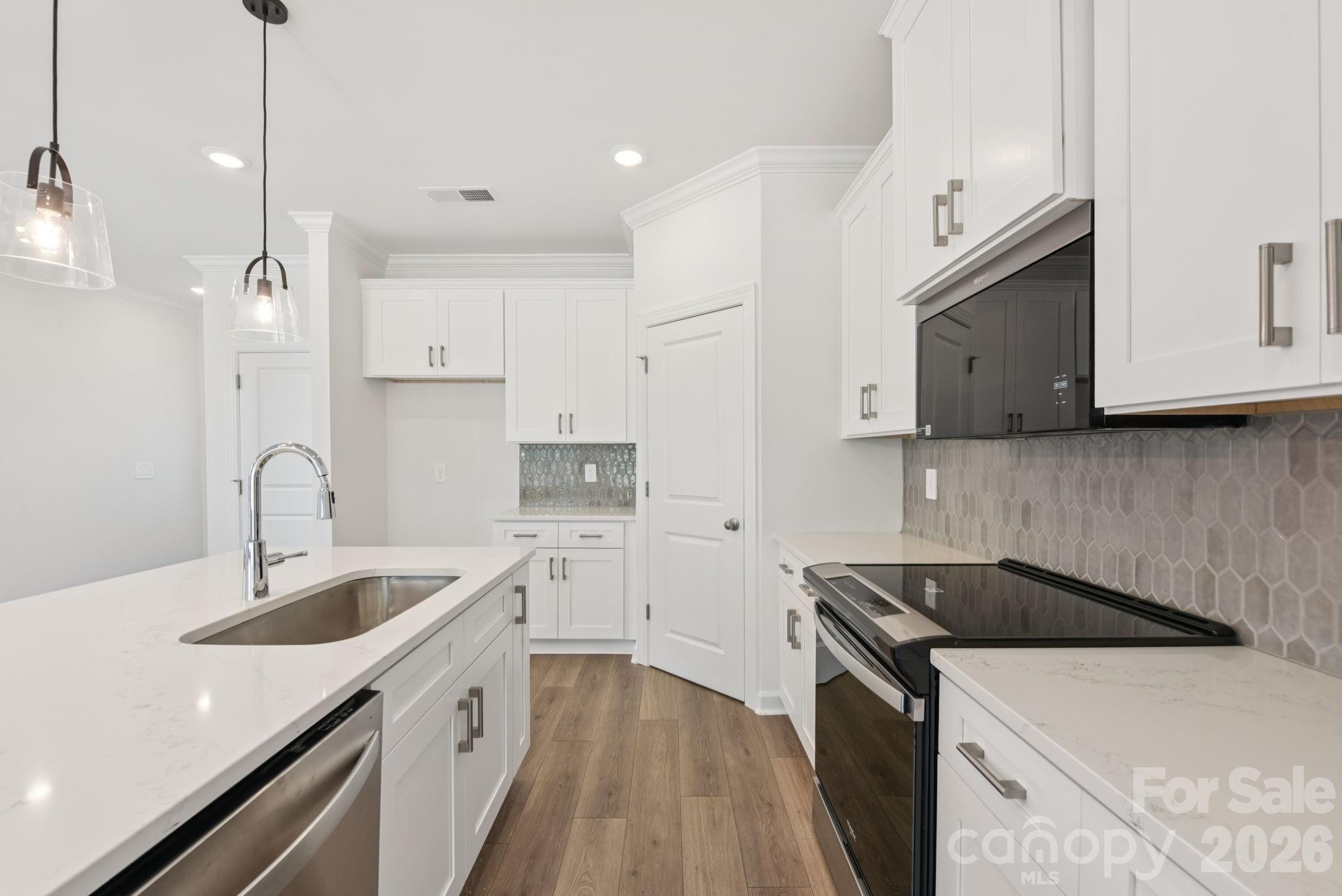 9004 Foggy Brook Loop