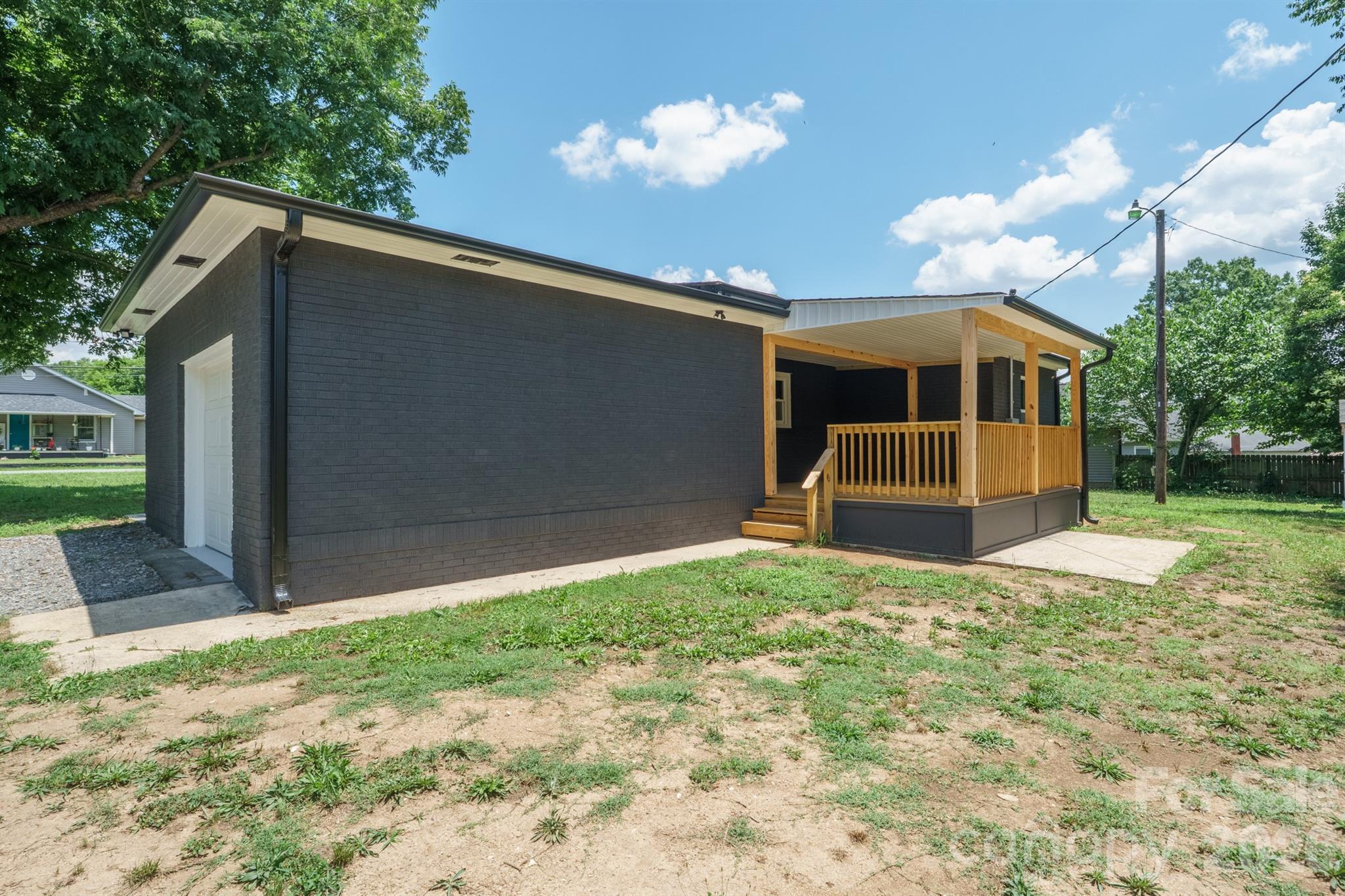 841 Murphy Street
