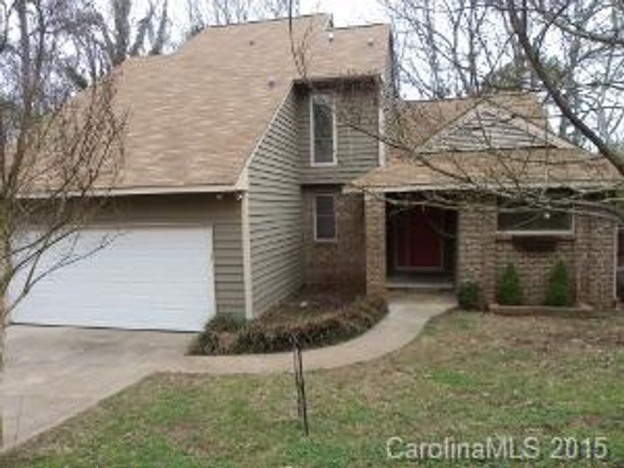 Beautiful home in amenity rich Tega Cay! Open floor plan is perfect for entertaining! 2 story GR with Cozy fireplace, spacious 1st floor Master Suite. Brand new interior paint, carpet, and appliances. Nestled on a treed lot beside the scenic tega Cay Golf Course.This is a Fannie Mae HomePath property.
