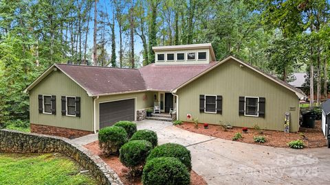 Photo of 507 6th Avenue NE, Conover, NC 28613 (MLS # 4307014)